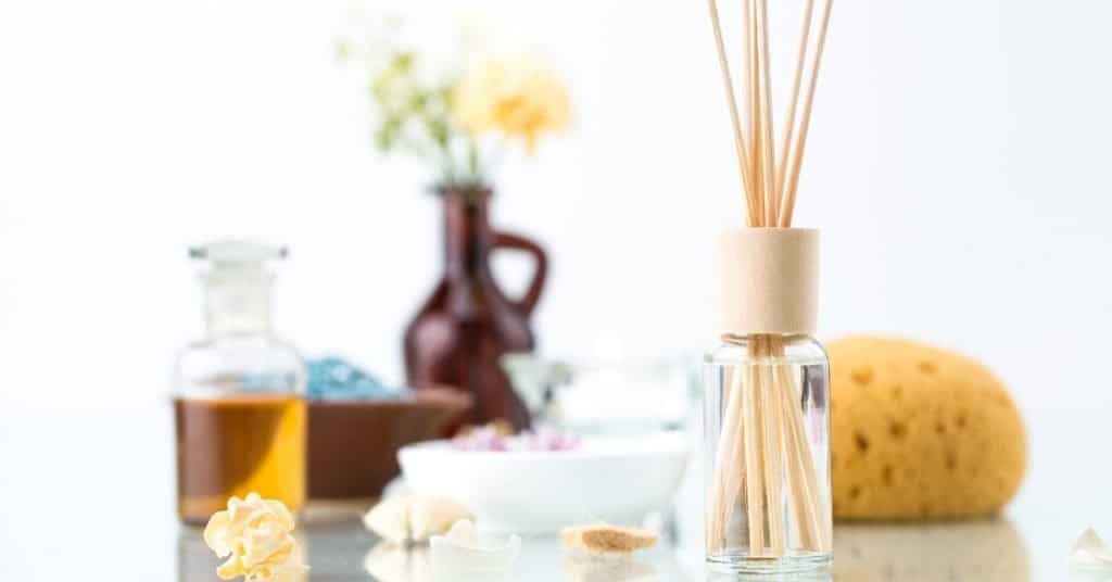 10 Easy Ways To Reduce The Smell In Your Home