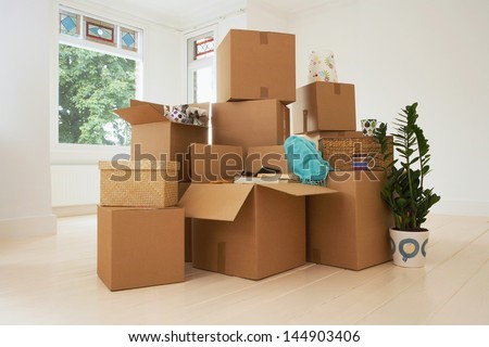 Taking Care of Your Belongings While Moving Between Homes Without Movers